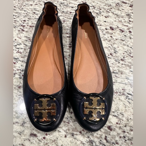 Tory Burch Enamel Logo leather ballet flats perfect black gold heal detail